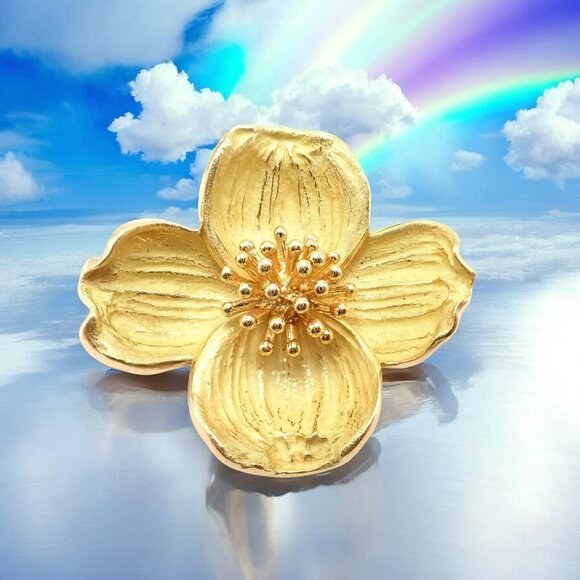 Authentic! Tiffany & Co. 18k Yellow Gold Dogwood Flower Pin Brooch - Picture 2 of 10